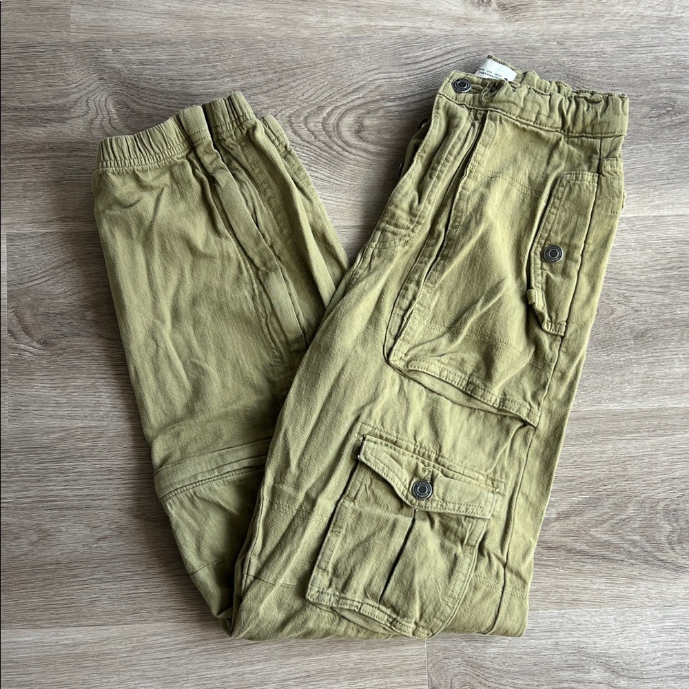 Zara Women's Olive Cargo Jeans